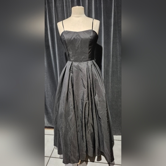 Betsy & Adam Dresses & Skirts - Elegant Black Evening Dress
